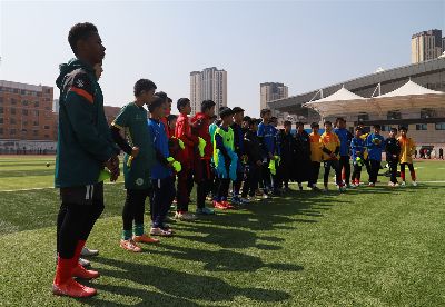 河南足球俱乐部组织U13公开选拔 阿奇姆彭加纳老乡前来试训